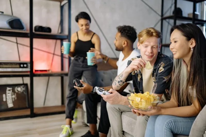 From Solo Spins to Squad Goals: How American Gamers Are Turning Reels Into Real Relationships
